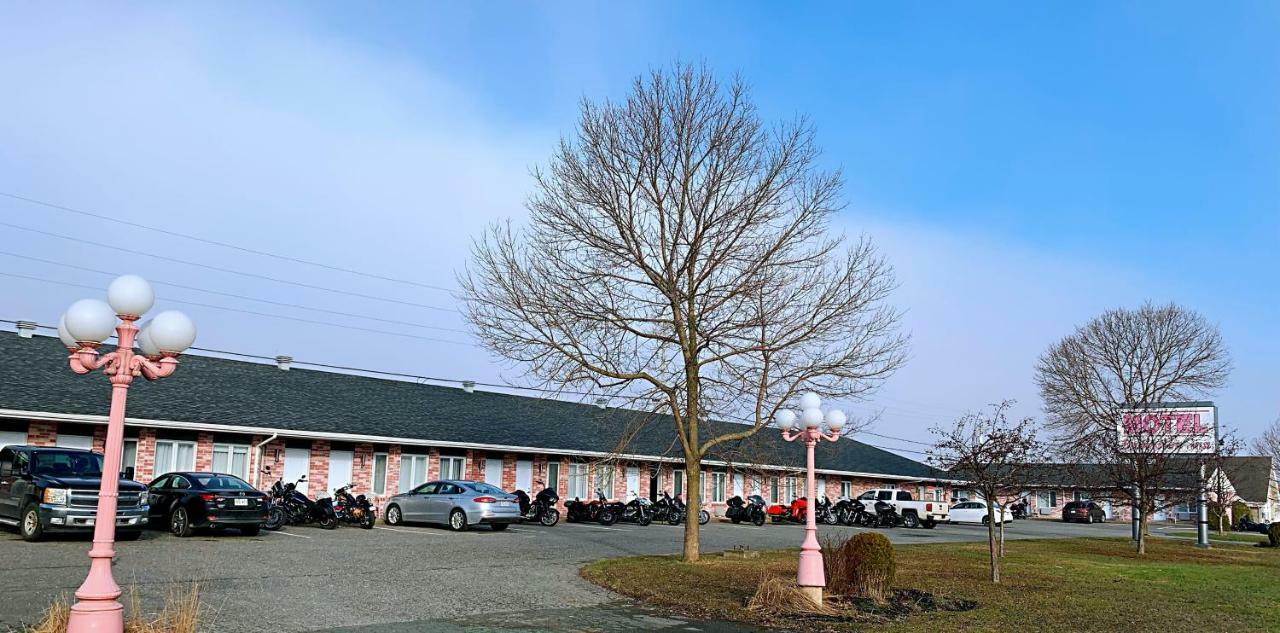 Motel Invitation Sainte-Marie Bagian luar foto