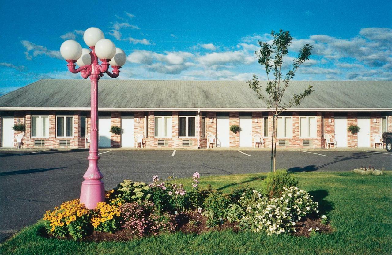 Motel Invitation Sainte-Marie Bagian luar foto